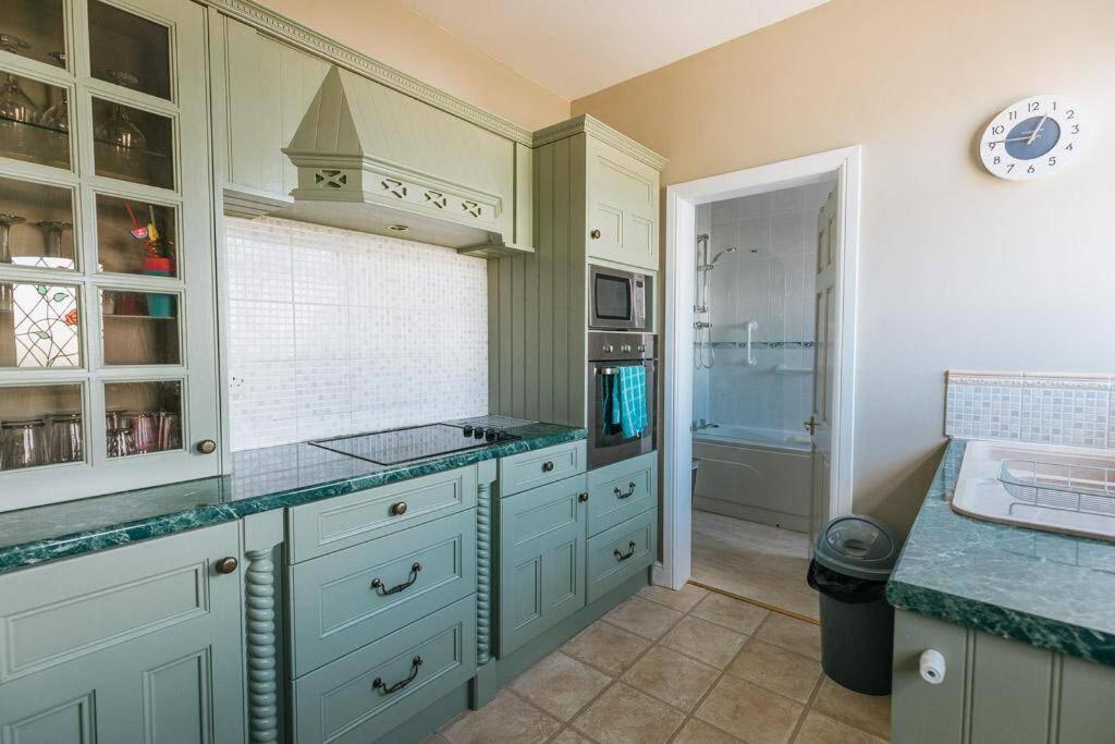Beachfront Apartment - Ground Floor Apartment With Sea Views, Next To The Beach, Bridlington, North Yorkshire Bessingby Zewnętrze zdjęcie