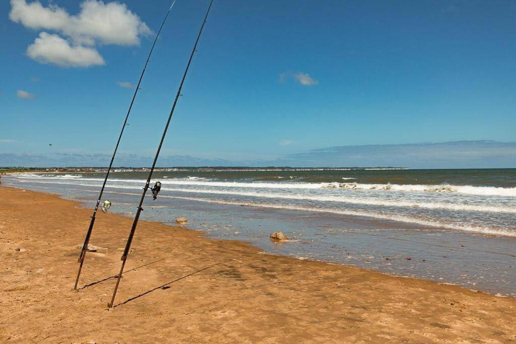 Beachfront Apartment - Ground Floor Apartment With Sea Views, Next To The Beach, Bridlington, North Yorkshire Bessingby Zewnętrze zdjęcie