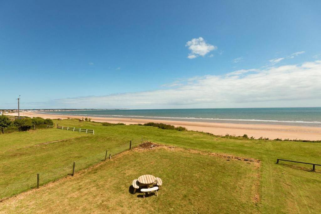 Beachfront Apartment - Ground Floor Apartment With Sea Views, Next To The Beach, Bridlington, North Yorkshire Bessingby Zewnętrze zdjęcie