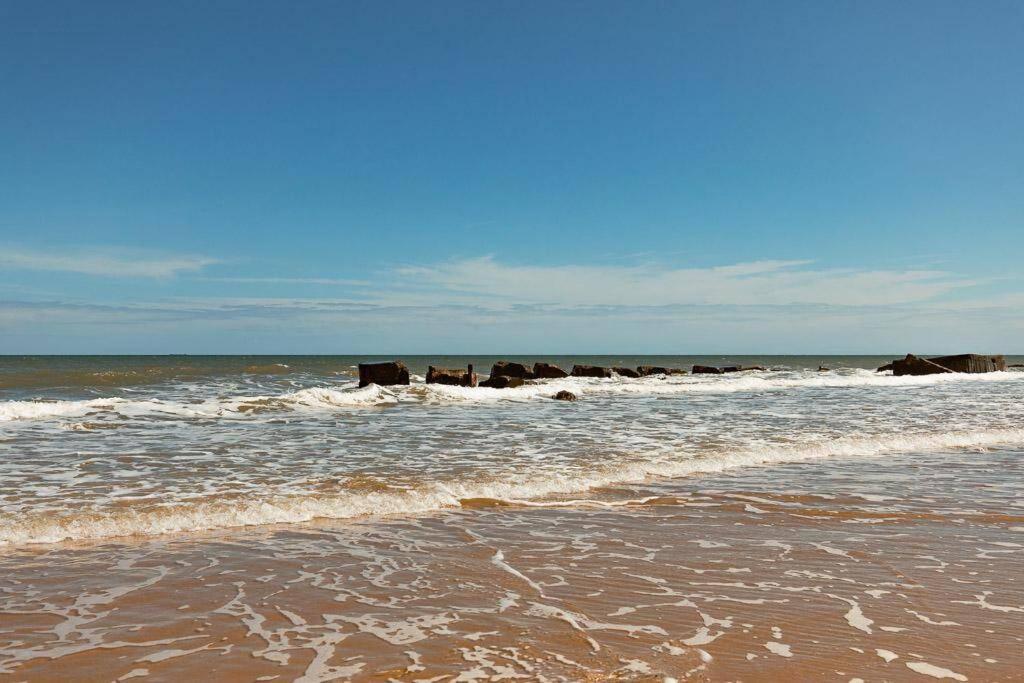 Beachfront Apartment - Ground Floor Apartment With Sea Views, Next To The Beach, Bridlington, North Yorkshire Bessingby Zewnętrze zdjęcie
