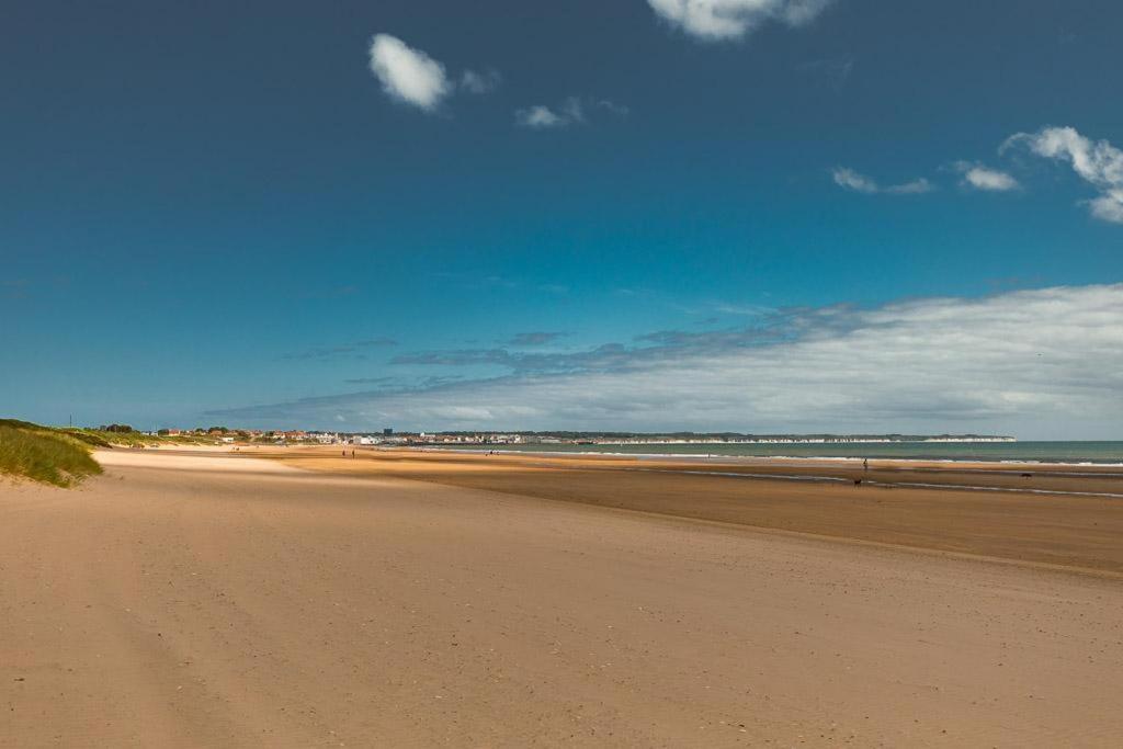 Beachfront Apartment - Ground Floor Apartment With Sea Views, Next To The Beach, Bridlington, North Yorkshire Bessingby Zewnętrze zdjęcie