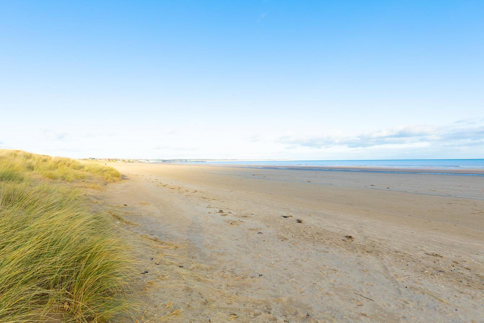 Beachfront Apartment - Ground Floor Apartment With Sea Views, Next To The Beach, Bridlington, North Yorkshire Bessingby Zewnętrze zdjęcie
