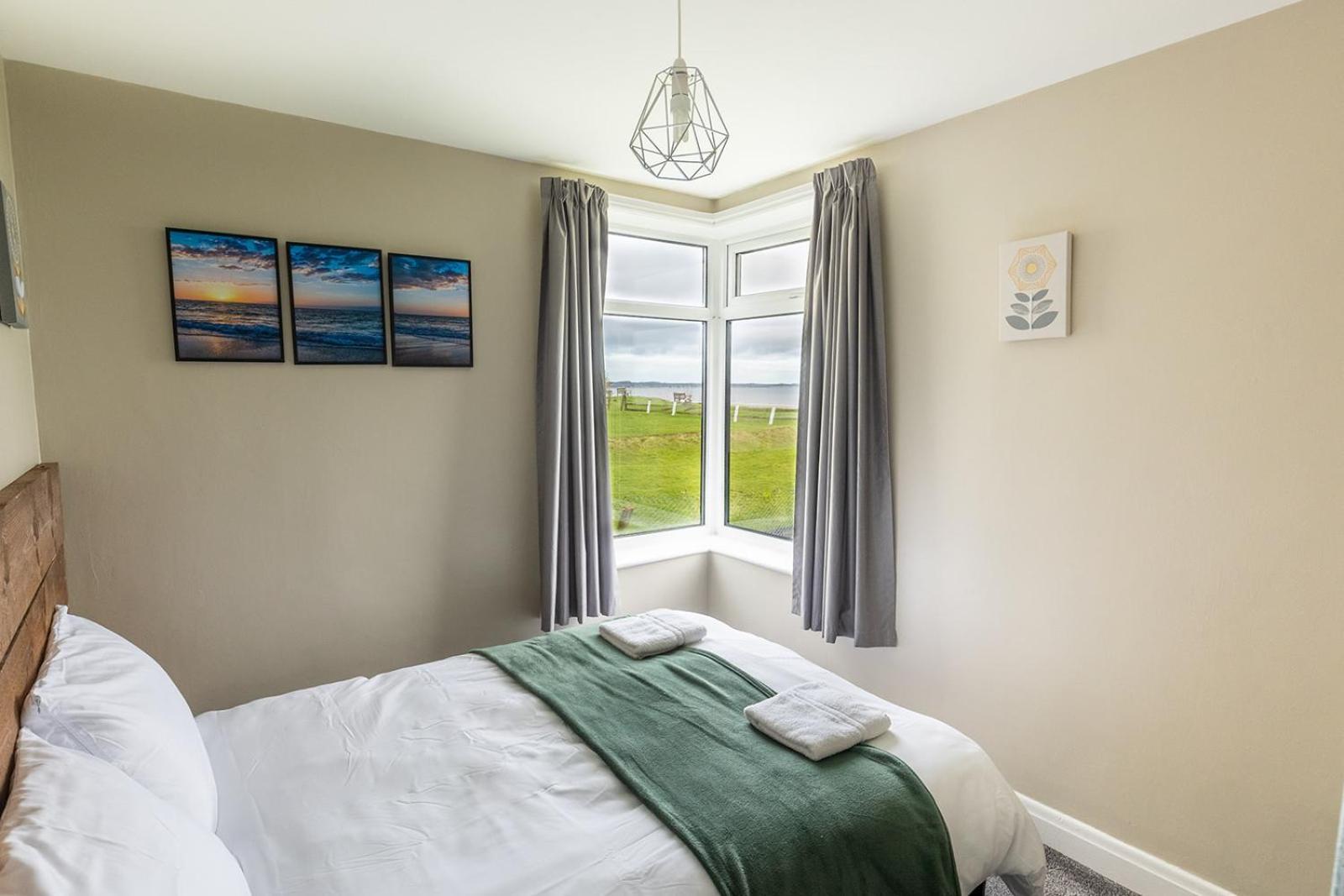 Beachfront Apartment - Ground Floor Apartment With Sea Views, Next To The Beach, Bridlington, North Yorkshire Bessingby Zewnętrze zdjęcie