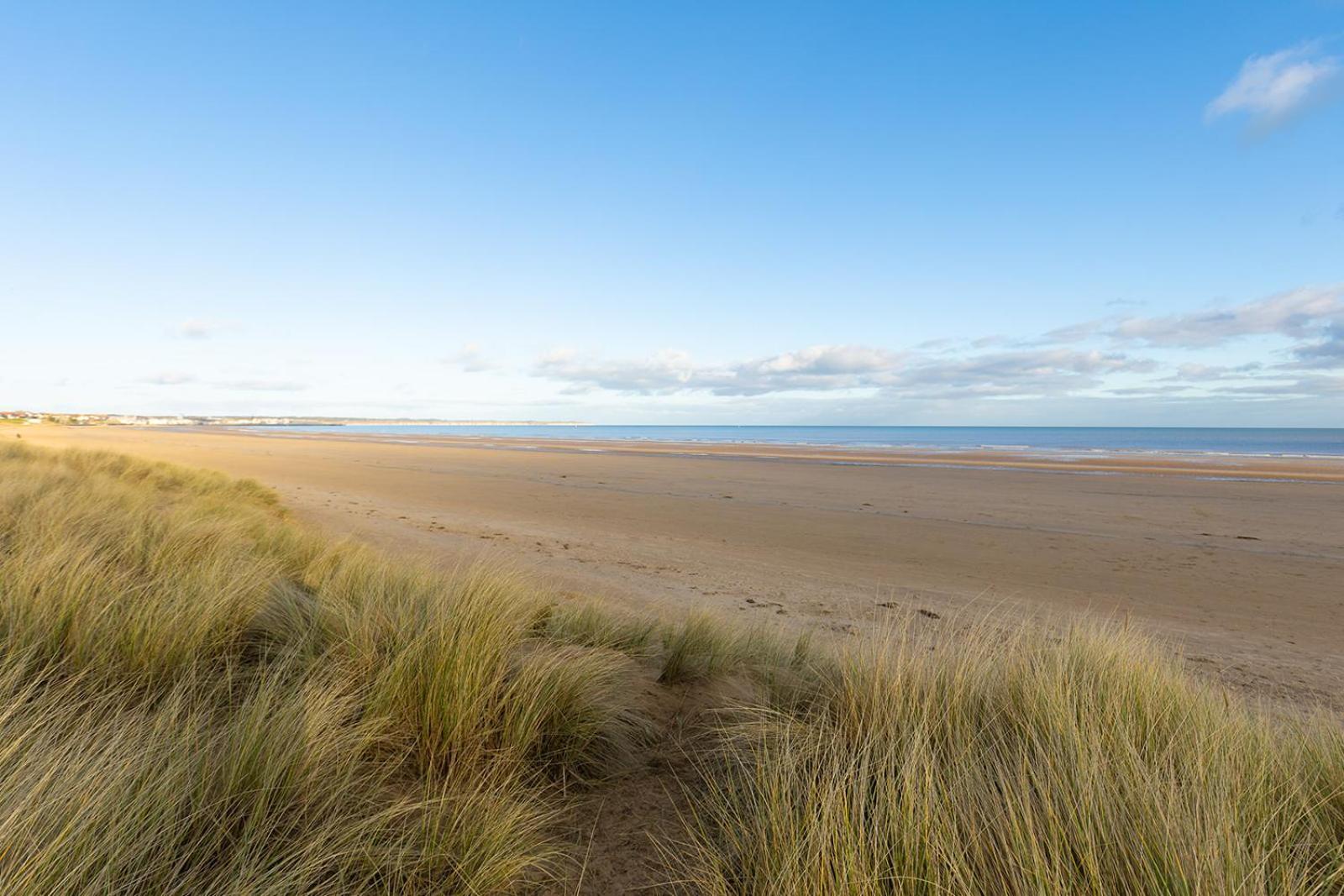 Beachfront Apartment - Ground Floor Apartment With Sea Views, Next To The Beach, Bridlington, North Yorkshire Bessingby Zewnętrze zdjęcie